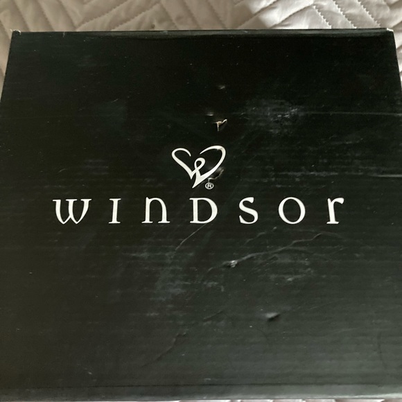 Windsor Silver Hills size 7.5 - Picture 8 of 9